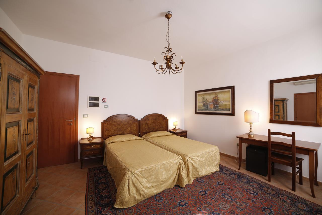 Hotel Luna San Felice sul Panaro Exteriör bild