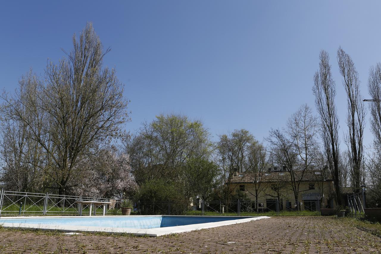 Hotel Luna San Felice sul Panaro Exteriör bild